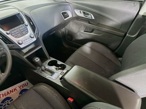 Used 2017 Chevrolet Equinox LS image 27