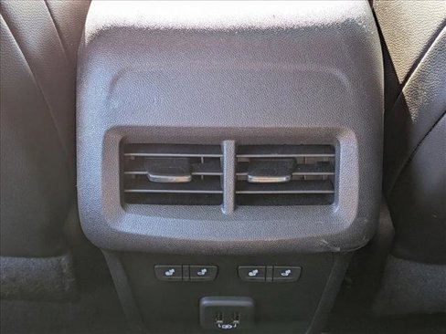 Used 2020 Chevrolet Equinox Premier image 17