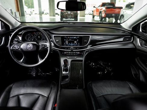 Used 2017 Buick LaCrosse Essence image 18