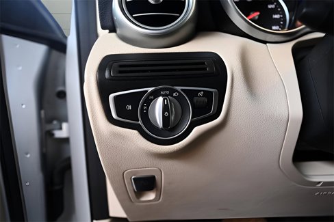 Used 2020 Mercedes-Benz GLC 300 4MATIC image 17
