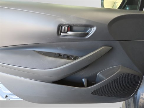 Used 2022 Toyota Corolla LE image 11