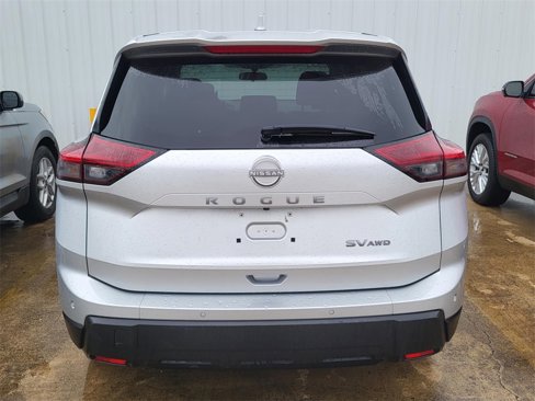 Used 2024 Nissan Rogue SV image 8