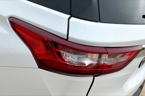 Used 2018 Chevrolet Traverse LT image 27
