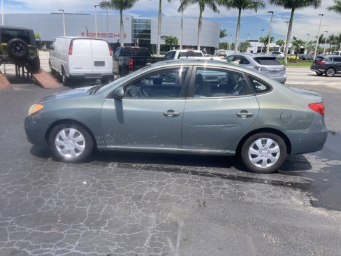Used 2010 Hyundai Elantra GLS image 2