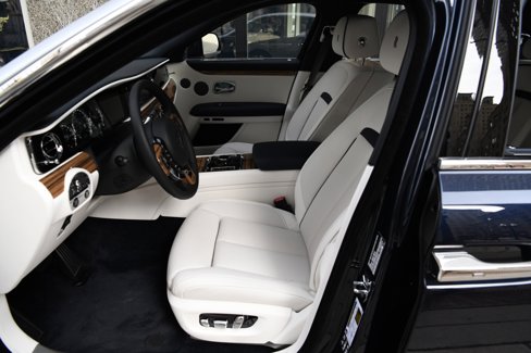 Used 2024 Rolls-Royce Ghost w/ Ghost Package image 9