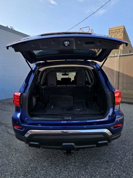 Used 2018 Nissan Pathfinder SV image 7