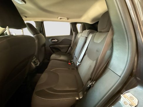 Used 2016 Jeep Cherokee Latitude image 23