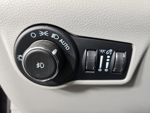 Certified 2023 Jeep Compass Limited w/ Elite Group image 18