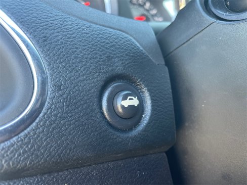 Used 2013 Chrysler 200 Touring image 26