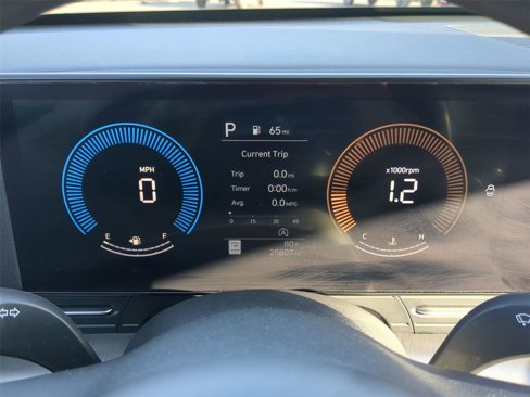 Used 2024 Hyundai Kona SE image 23