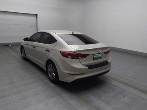 Used 2017 Hyundai Elantra SE image 5