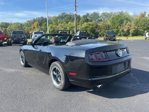 Used 2013 Ford Mustang Convertible image 6
