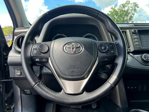 Used 2016 Toyota RAV4 Limited image 19