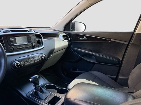 Used 2016 Kia Sorento LX image 22