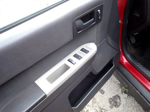 Used 2010 Ford Escape XLT image 23