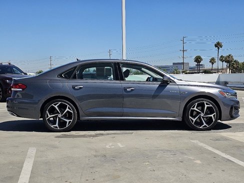 Used 2020 Volkswagen Passat 2.0T R-Line image 20
