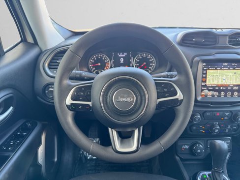 Used 2023 Jeep Renegade Latitude image 13