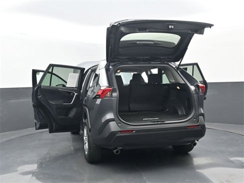 Used 2021 Toyota RAV4 LE image 35