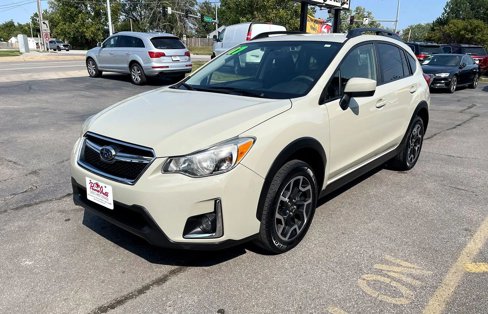 Used 2017 Subaru Crosstrek 2.0i Premium image 2