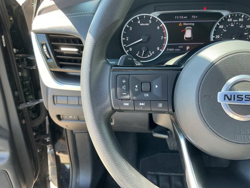 Used 2021 Nissan Rogue SV image 19
