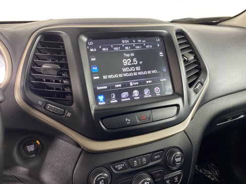 Used 2018 Jeep Cherokee Limited image 39