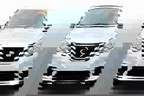 Used 2017 Nissan Sentra SV image 3
