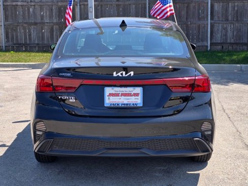 Used 2023 Kia Forte LX image 10