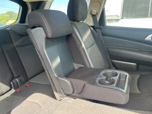Used 2020 Nissan Pathfinder SV image 29
