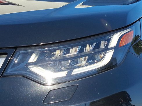 Used 2017 Land Rover Discovery HSE image 9
