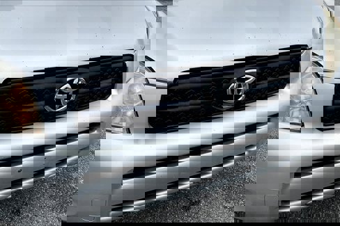 Used 2007 Toyota RAV4 2WD w/ 3rd Row image 5
