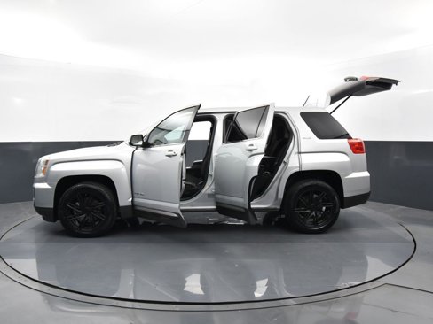 Used 2017 GMC Terrain SLE image 33