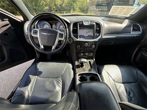 Used 2014 Chrysler 300 C image 21