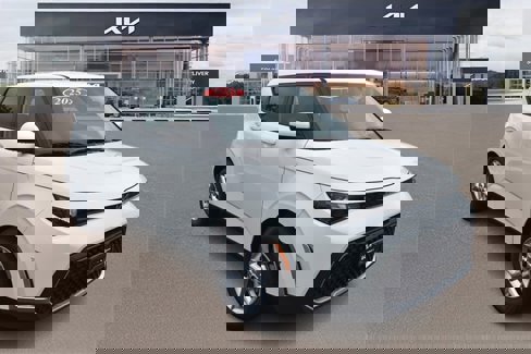 New 2025 Kia Soul LX w/ LX Technology Package image 1