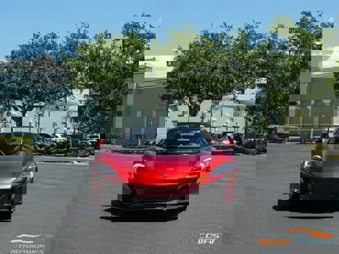 Used 2015 McLaren 650S Spider image 8