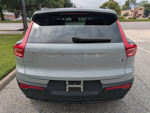 Certified 2025 Volvo XC40 B5 Plus image 5