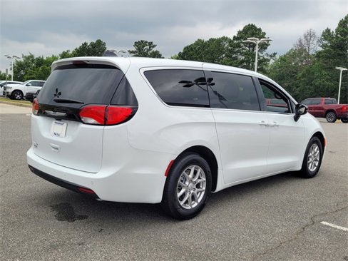 New 2025 Chrysler Voyager LX image 15