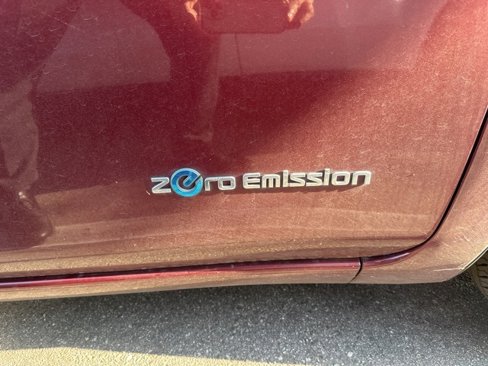 Used 2016 Nissan Leaf SV image 17