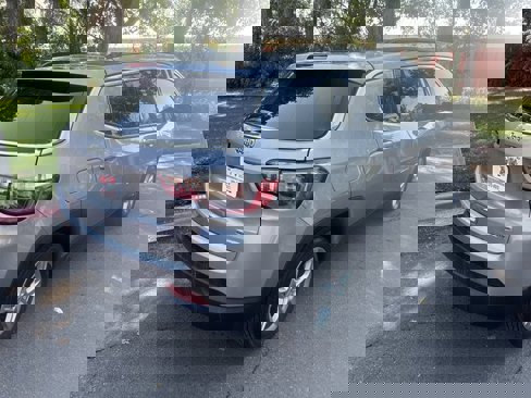 Used 2023 Jeep Compass Latitude w/ Convenience Group image 4