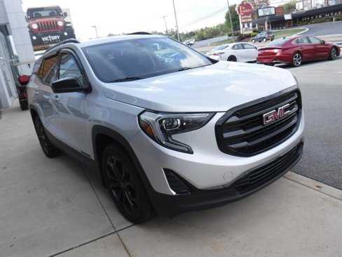 Used 2021 GMC Terrain SLE w/ Driver Convenience Package image 6