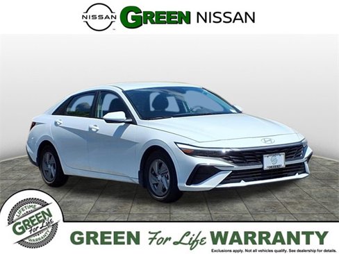 Used 2024 Hyundai Elantra SE image 1