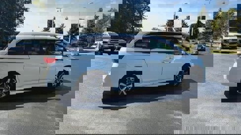 Used 2015 Honda Odyssey Touring Elite image 8