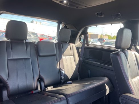 Used 2017 Dodge Grand Caravan GT image 31