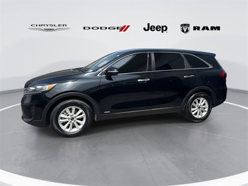 Used 2019 Kia Sorento LX image 3