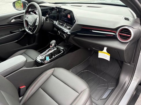 New 2025 Chevrolet Trax RS w/ Sunroof Package image 27