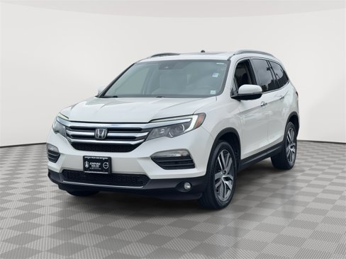 Used 2018 Honda Pilot Touring image 2