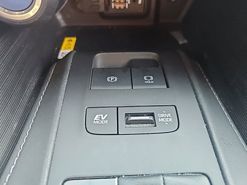 Used 2021 Toyota Venza XLE w/ Softex Package image 32