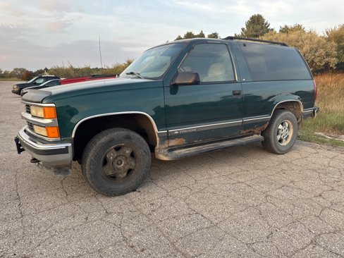 Used 1998 Chevrolet Tahoe 4WD 2-Door w/ Preferred Equipment Group 2 image 5