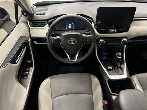 Used 2023 Toyota RAV4 Limited image 11