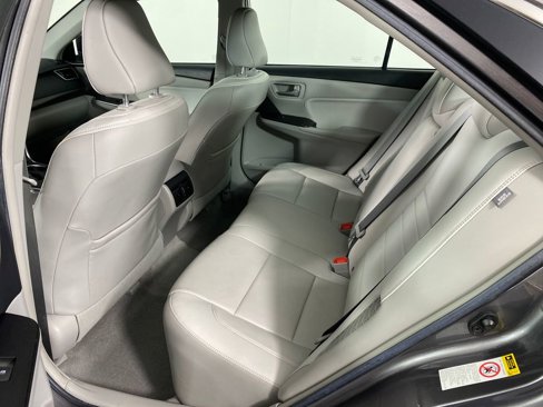 Used 2016 Toyota Camry XLE image 24
