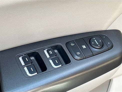 Used 2017 Kia Sportage EX image 17